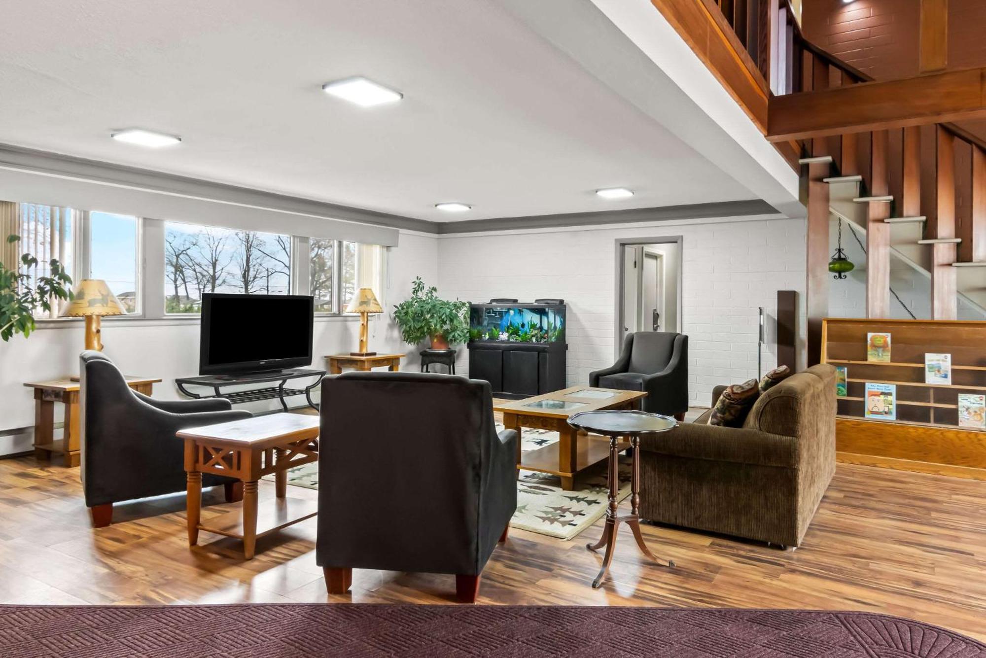 Rodeway Inn Formerly Camp Inn Lodge Oscoda エクステリア 写真